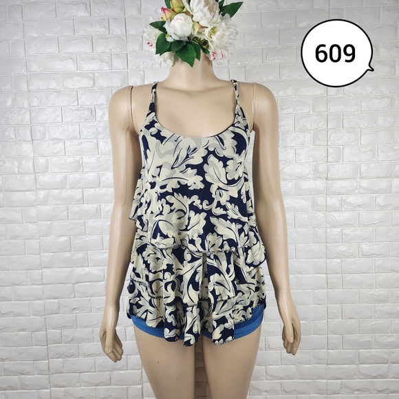 medium cream and blue sleeveless blouse - Picture 1 of 4